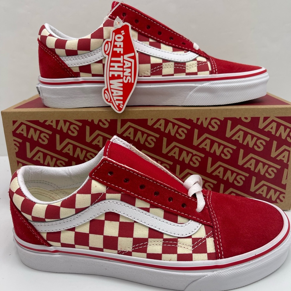 Vans WMNS Old Skool
(Primary Check) Rng Red/White Sneakers 
VN0A38G1P0T